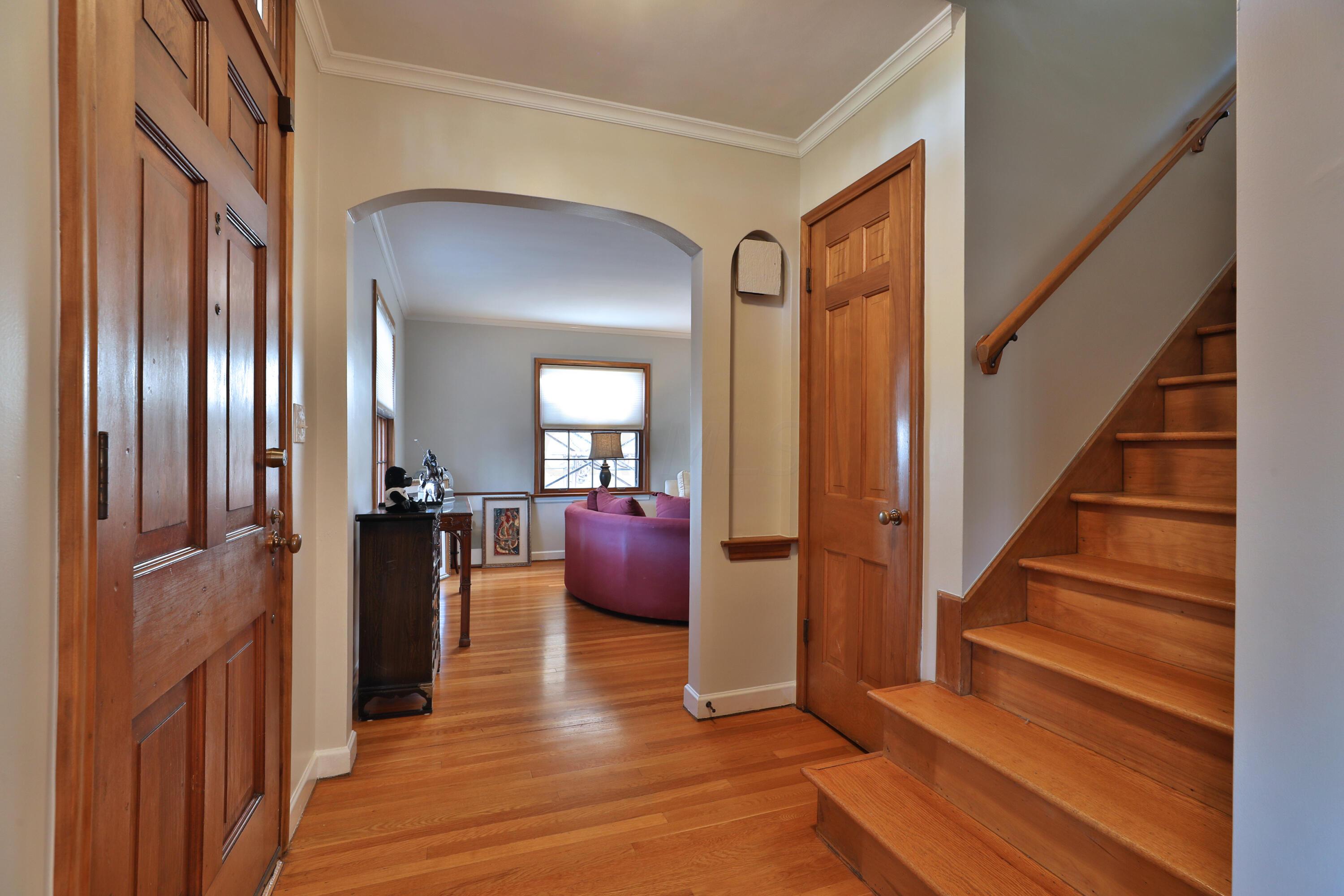 207 West Cooke Road Columbus, OH 43214 - Photo 3 of 33 207-W-Cooke-03