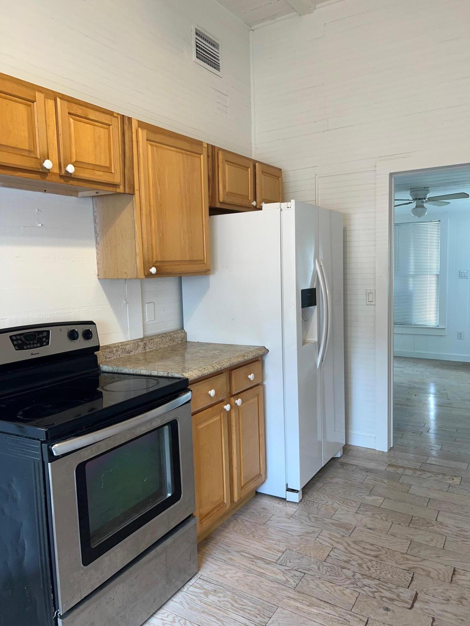 301 South 7th Street, Unit 2 Fort Pierce, FL 34950 - Photo 14 of 17 IMG_6734