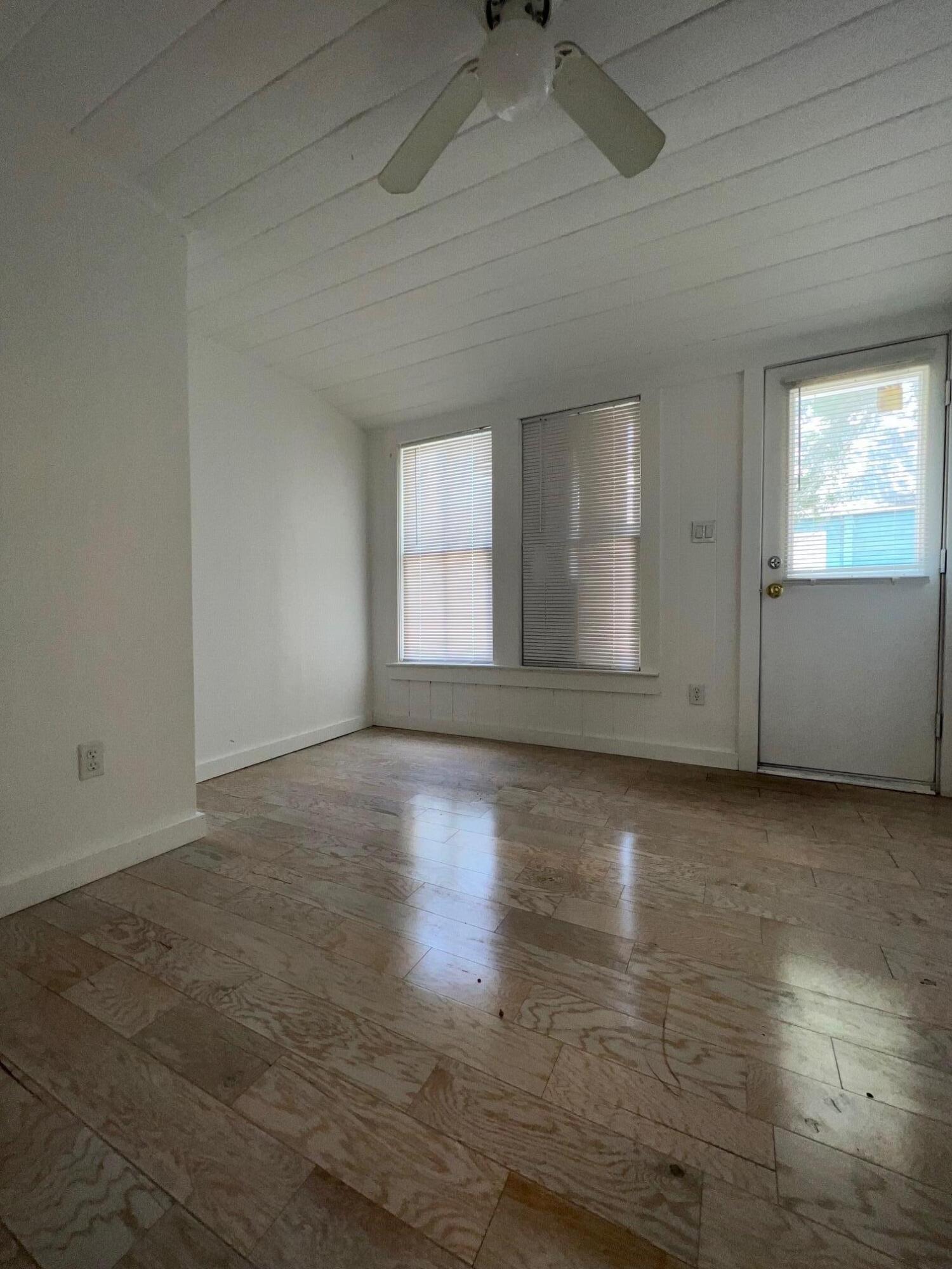 301 South 7th Street, Unit 2 Fort Pierce, FL 34950 - Photo 9 of 17 IMG_6731