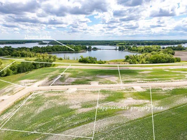 $59,500 | 7 Lainey Lane Northwest, Erskine, MN 56535