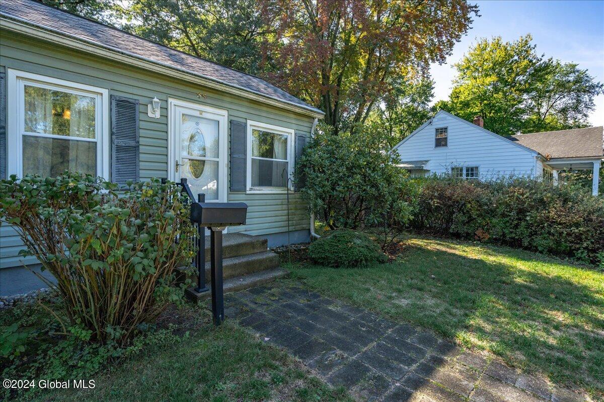 35 Tull Drive Colonie, NY 12205 - Photo 2 of 30 08-35 TULL DR-16