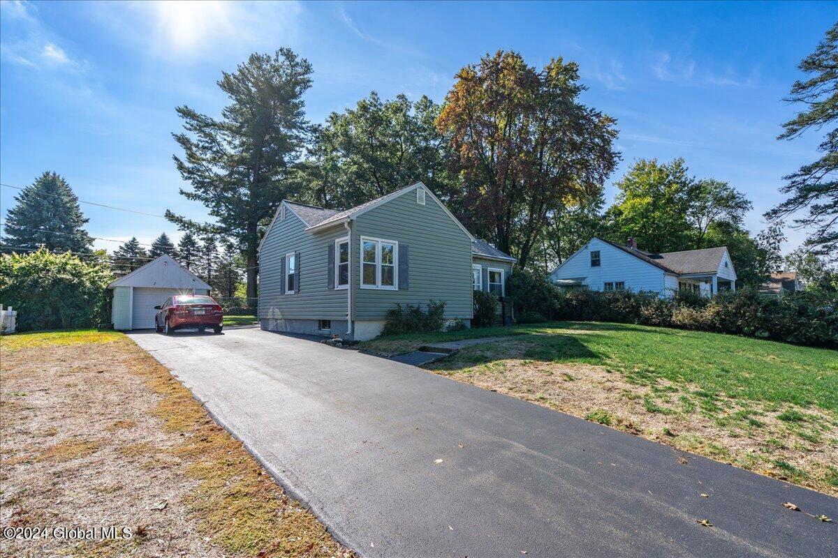 35 Tull Drive Colonie, NY 12205 - Photo 5 of 30 24-35 TULL DR-4