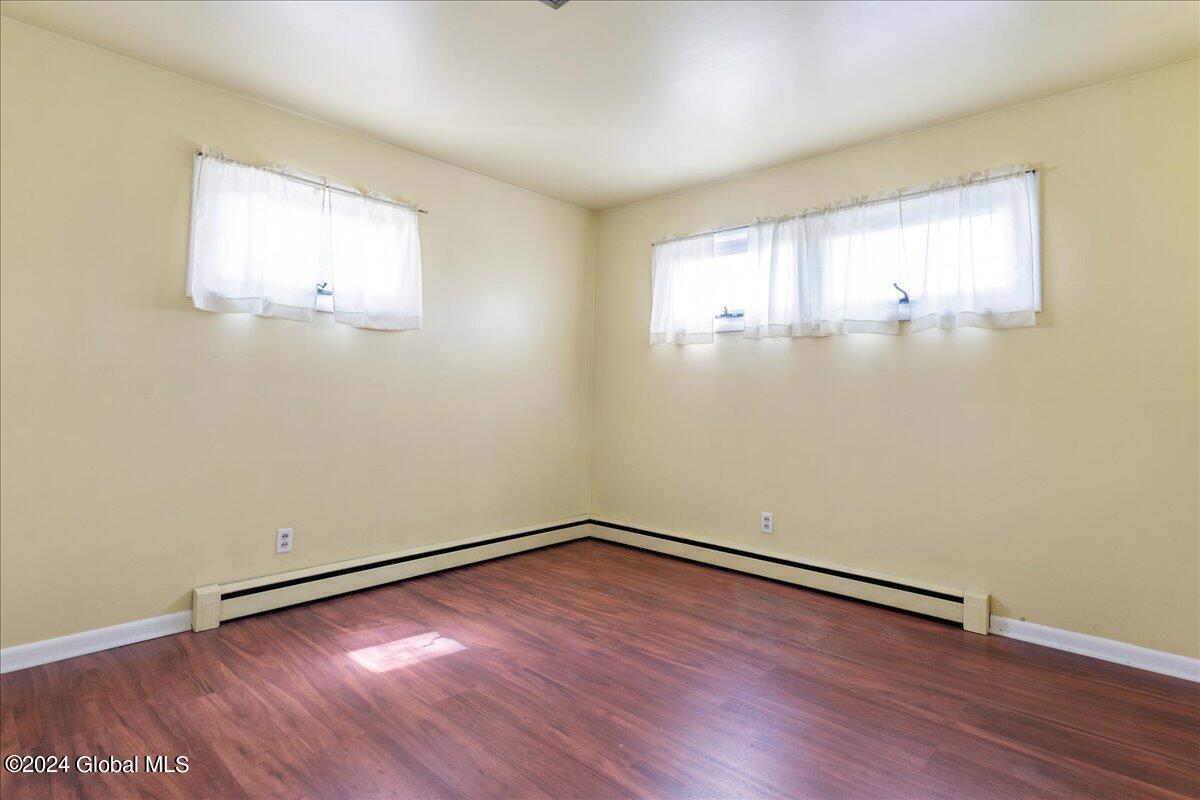 35 Tull Drive Colonie, NY 12205 - Photo 7 of 30 09-35 TULL DR-17