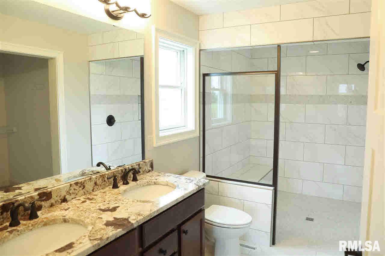 6481 Fairhaven Road Davenport, IA 52807 - Photo 8 of 24 Gallery Image 8