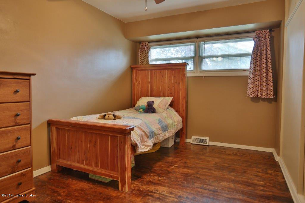 4802 Raven Road Louisville, KY 40213 - Photo 16 of 38 JI0A6593