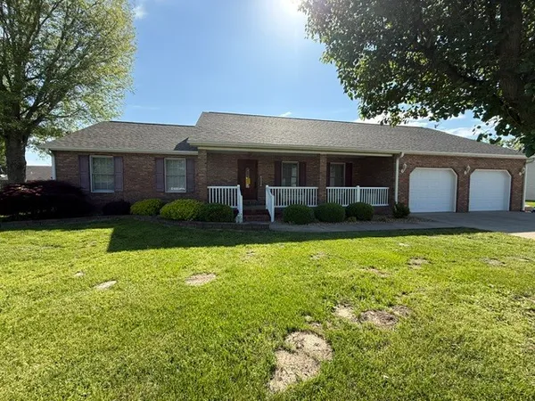$259,500 | 1303 North Magnolia Drive, Marion, IL 62959