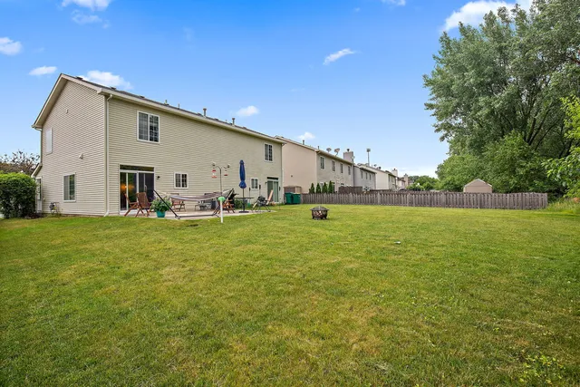 $2,200 | 1661 Cameron Drive, Unit 1661, Hampshire, IL 60140