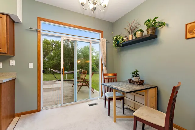 $2,200 | 1661 Cameron Drive, Unit 1661, Hampshire, IL 60140