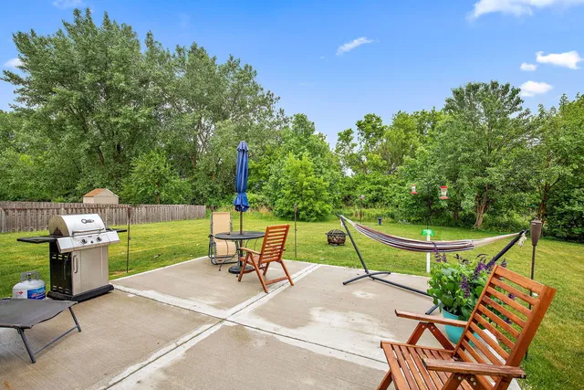 $2,200 | 1661 Cameron Drive, Unit 1661, Hampshire, IL 60140