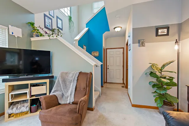 $2,200 | 1661 Cameron Drive, Unit 1661, Hampshire, IL 60140