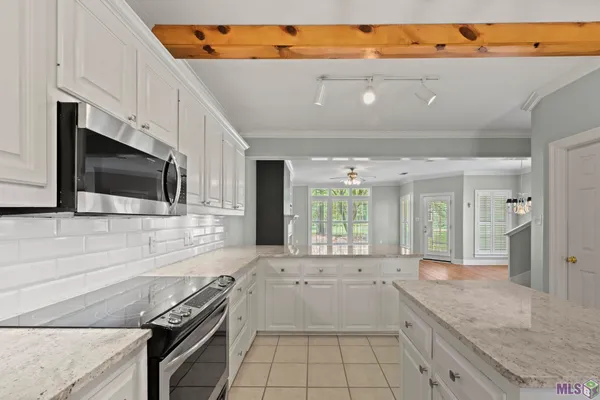 $289,000 | 6110 Beechgrove Lane, St. Francisville, LA 70775