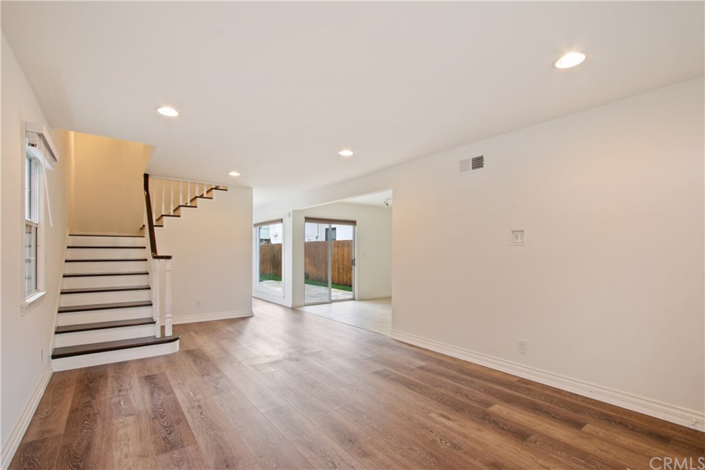 46 Sicilian Walk Long Beach, CA 90803 - Photo 4 of 24