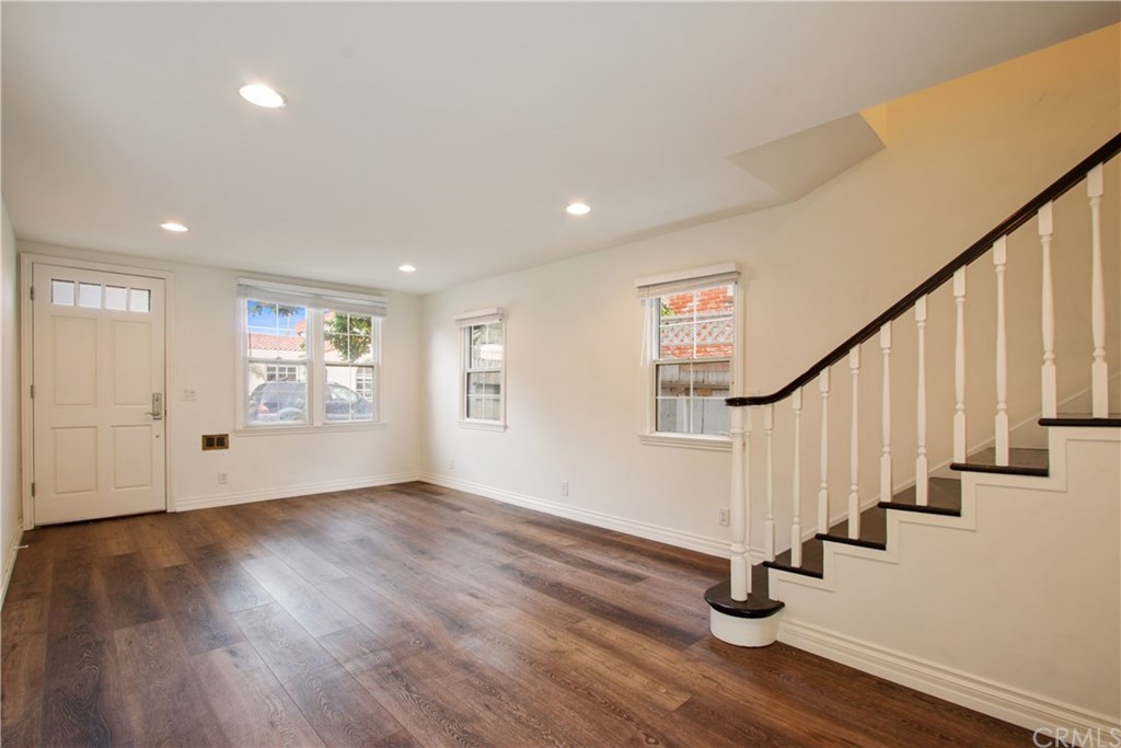 46 Sicilian Walk Long Beach, CA 90803 - Photo 5 of 24