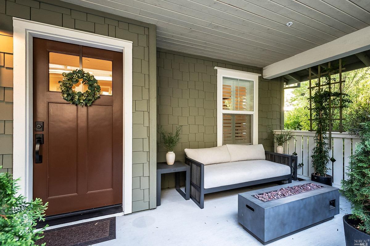 1425 Casa Buena Drive, Unit 108, Corte Madera, CA 94925 Compass