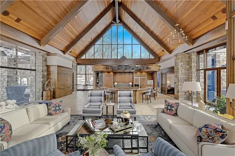 $4,500,000 | 16900 South Highland Ridge Drive, Loch Lloyd, MO 64012