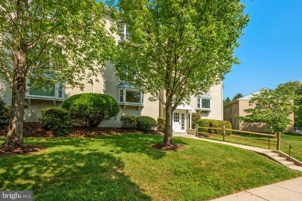 $1,800 | 2919 Willston Place, Unit 101, Falls Church, VA 22044