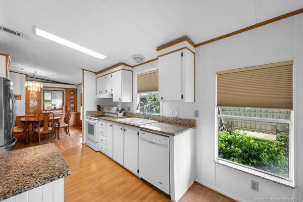 $2,300 | 7894 Southeast Saratoga Drive, Hobe Sound, FL 33455