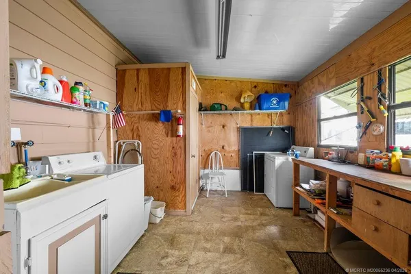 $2,300 | 7894 Southeast Saratoga Drive, Hobe Sound, FL 33455