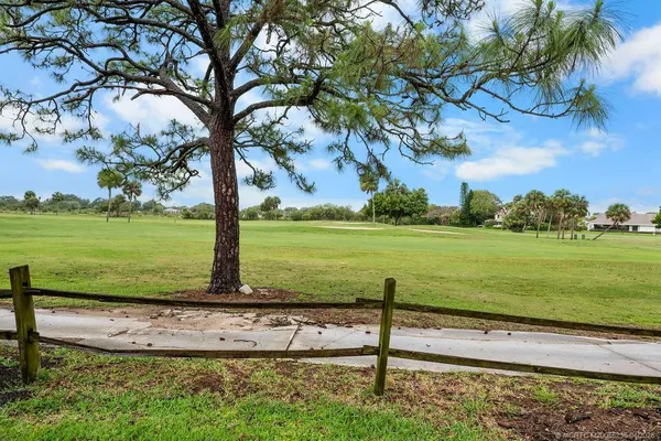 $2,300 | 7894 Southeast Saratoga Drive, Hobe Sound, FL 33455