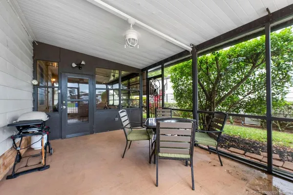 $2,300 | 7894 Southeast Saratoga Drive, Hobe Sound, FL 33455