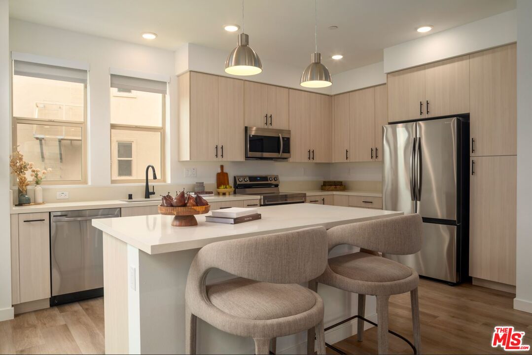 2724 North Rana Way Los Angeles, CA 90039 - Photo 9 of 11