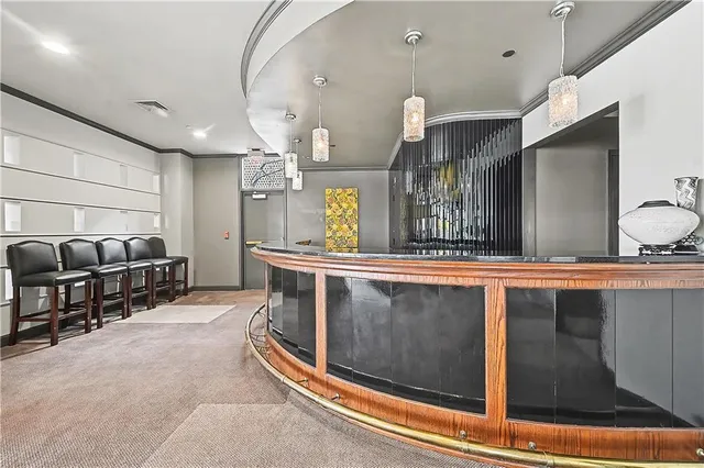 $699,950 | 433 Ward Parkway, Unit 2S, Kansas City, MO 64112