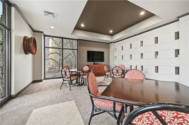 $699,950 | 433 Ward Parkway, Unit 2S, Kansas City, MO 64112