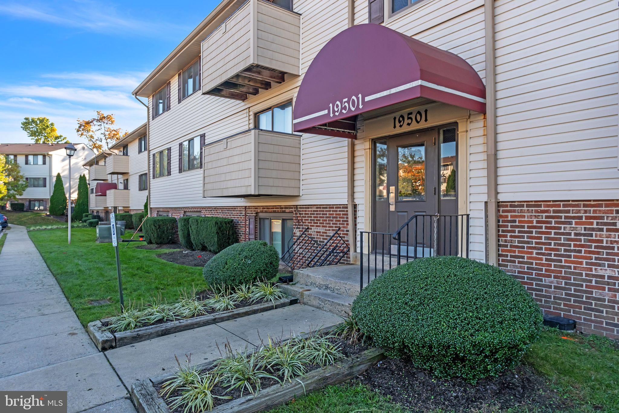 19501 Gunners Branch Road, Unit F Germantown, MD 20876 - Photo 2 of 32