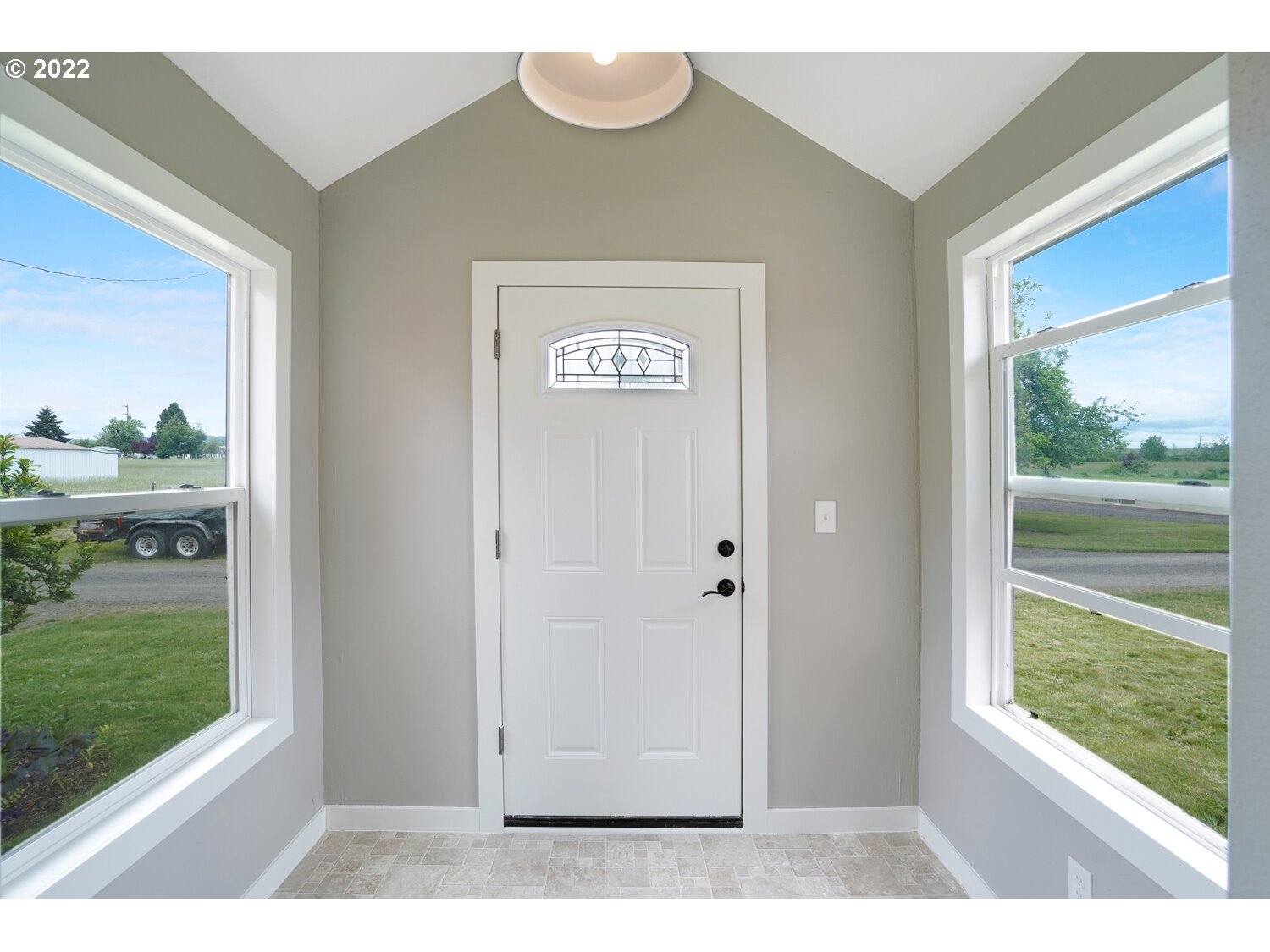 8840 Stapleton Road Independence, OR 97351 - Photo 5 of 26 a view of an entryway