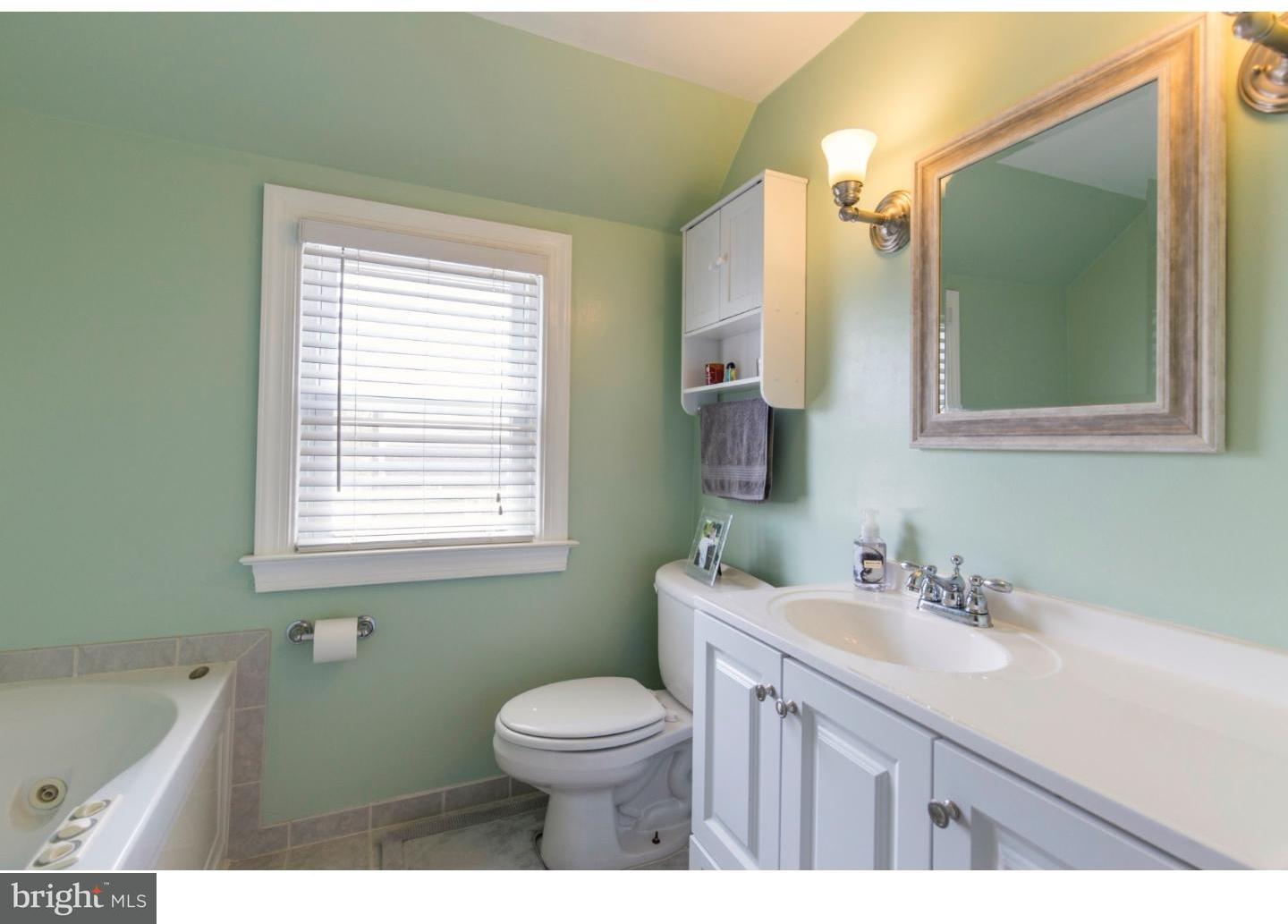 523 Stanbridge Road Morton, PA 19070 - Photo 9 of 11 Bathroom