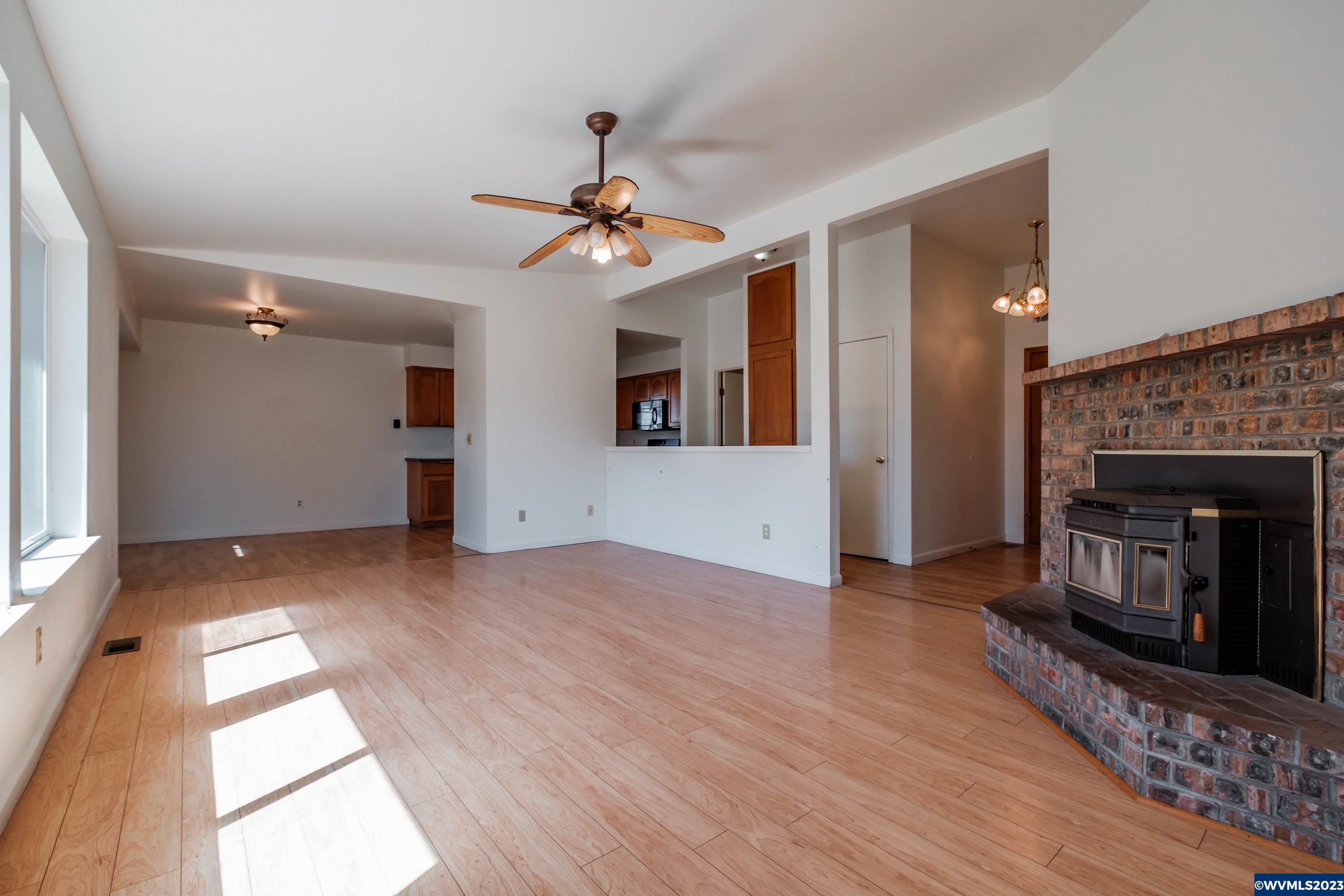 2510 Del Rio Court Southeast Albany, OR 97322 - Photo 6 of 42 Gallery Image 6