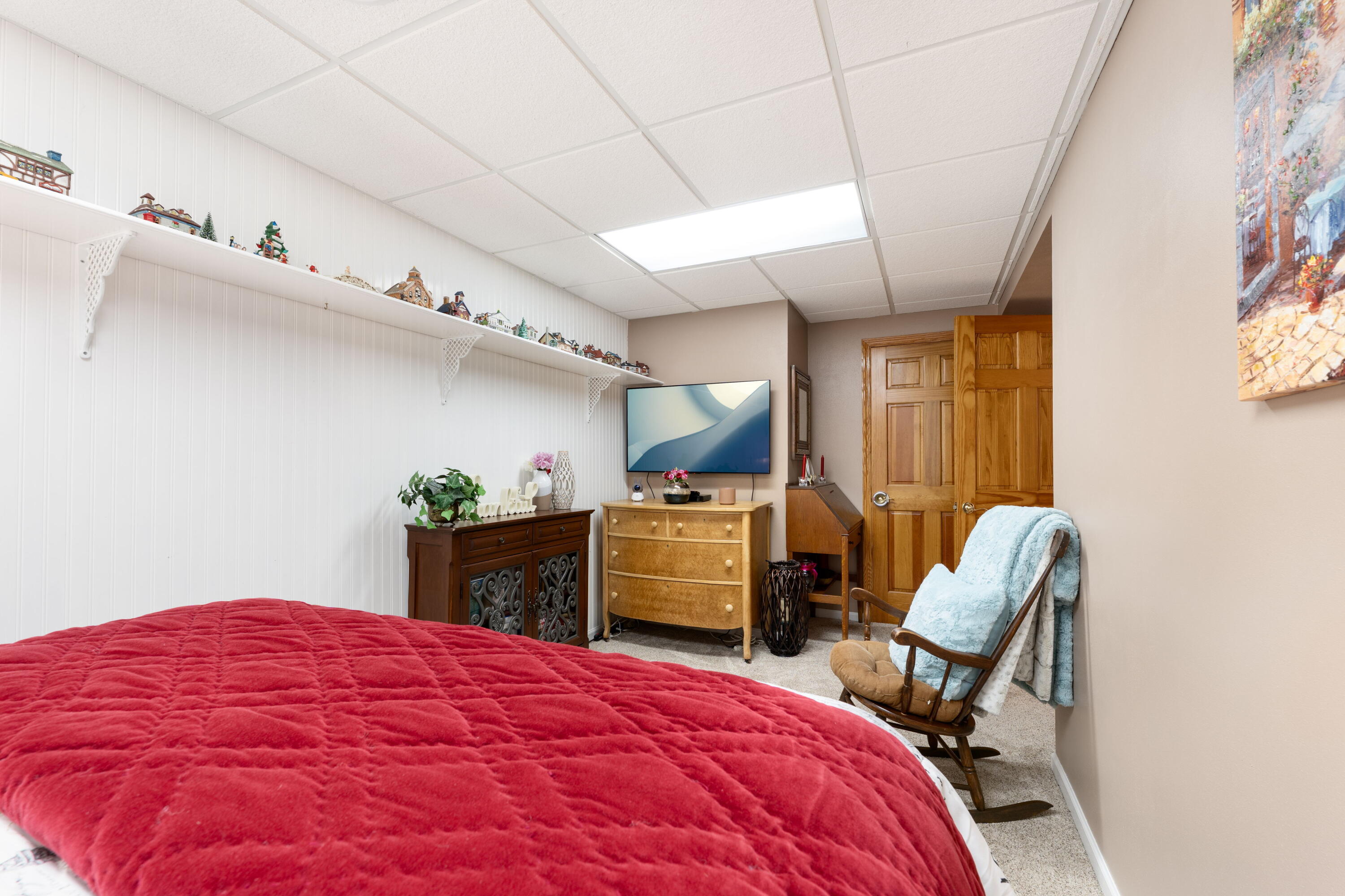 2081 Upper Ridge Road Port Washington, WI 53074 - Photo 26 of 32 Craft/Hobby Room View 2
