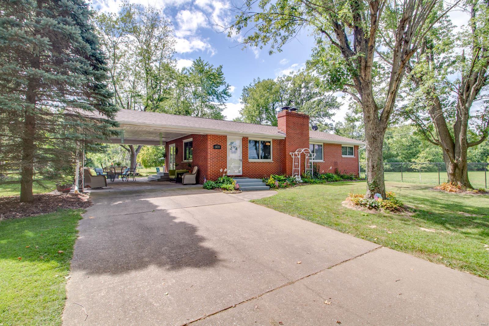 903 Pardee Road Godfrey, IL 62035 - Photo 1 of 50 Gallery Image 1