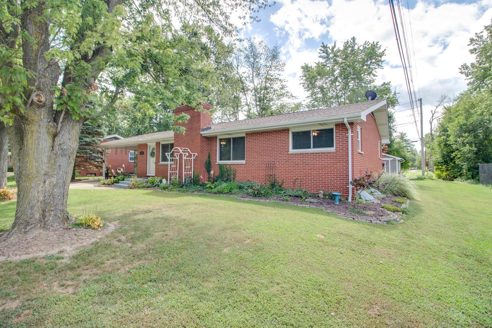 903 Pardee Road Godfrey, IL 62035 - Photo 3 of 50 Gallery Image 3