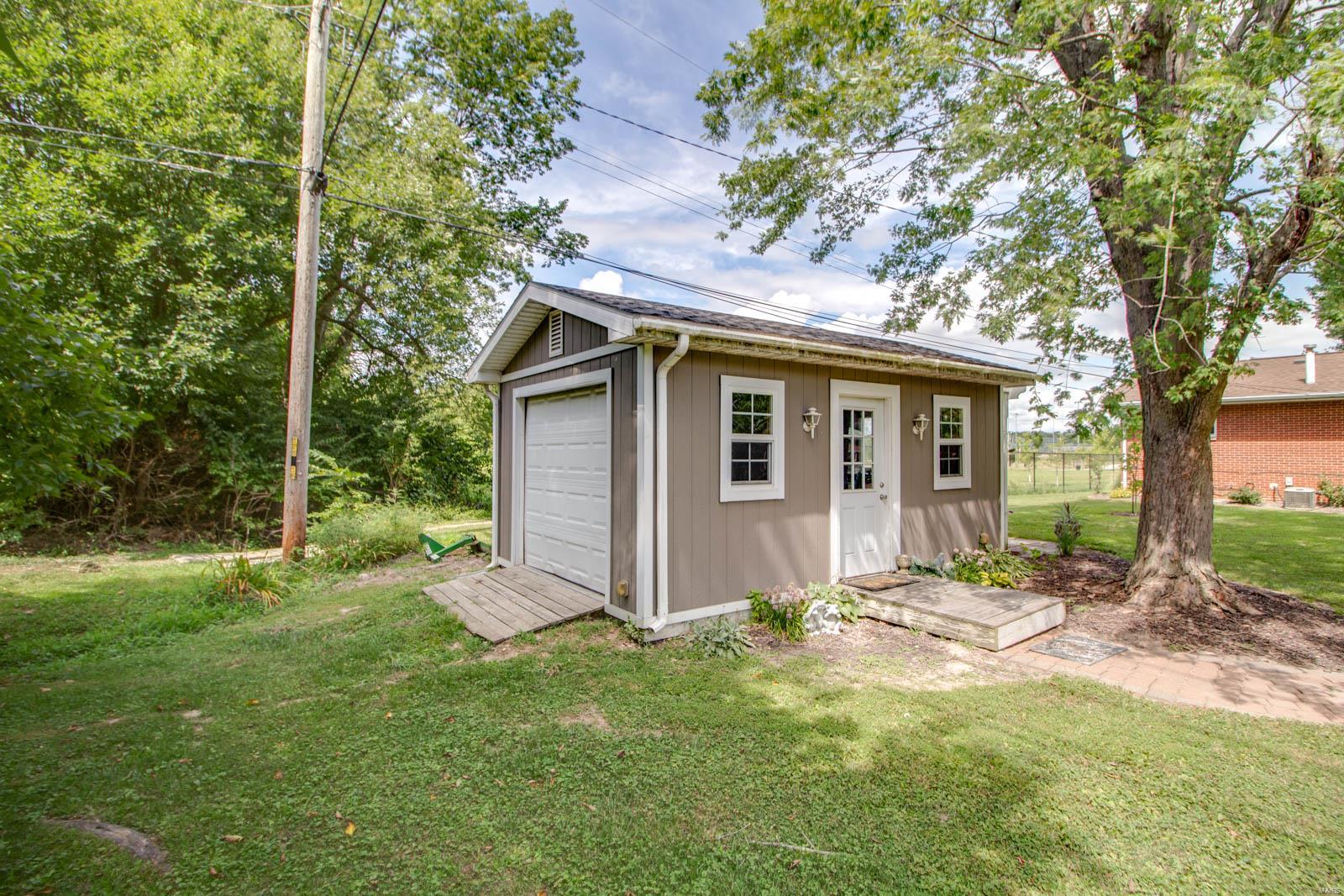 903 Pardee Road Godfrey, IL 62035 - Photo 43 of 50 Gallery Image 43