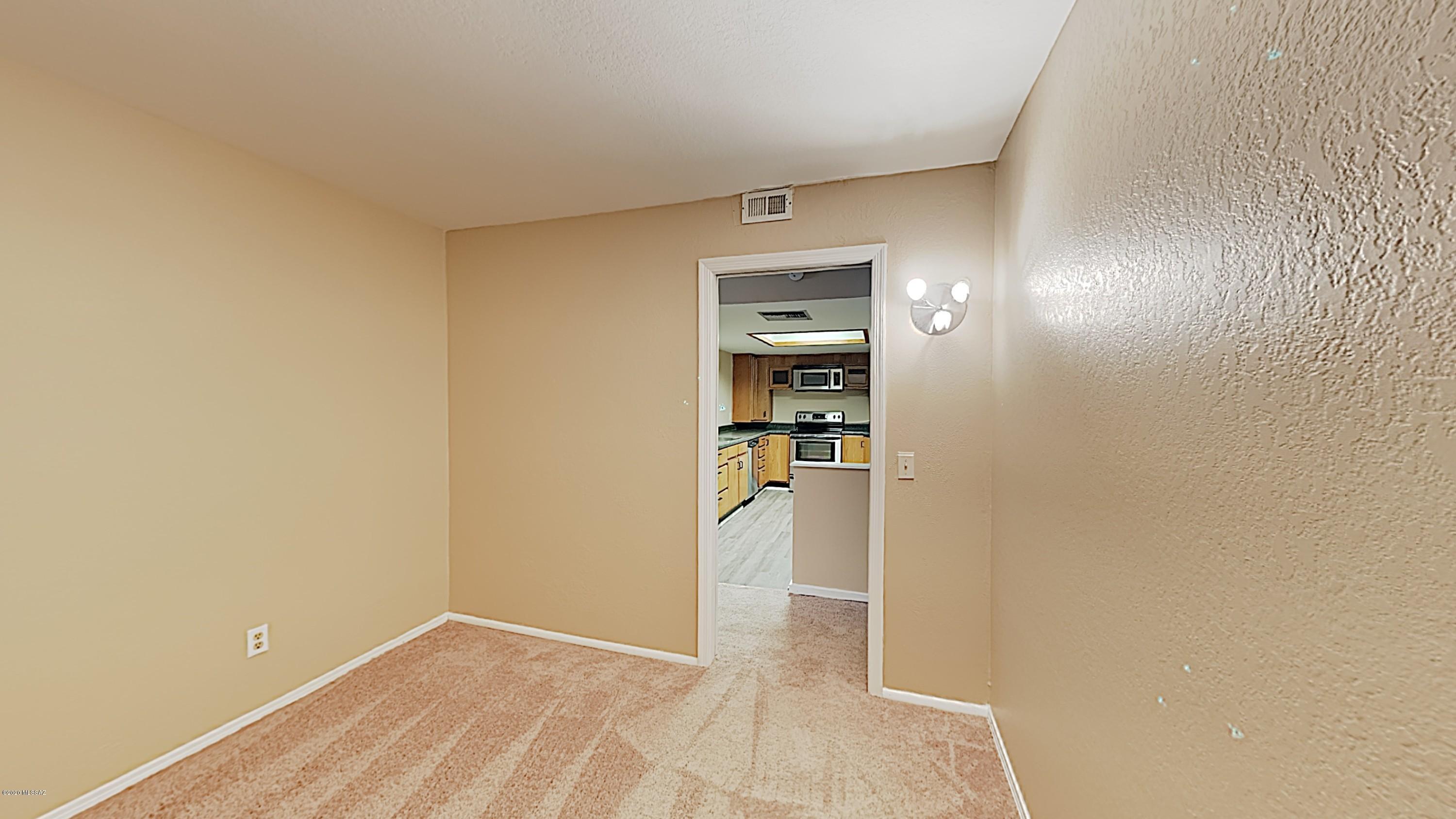 8255 North Oracle Road, Unit 109 Tucson, AZ 85704 - Photo 9 of 11