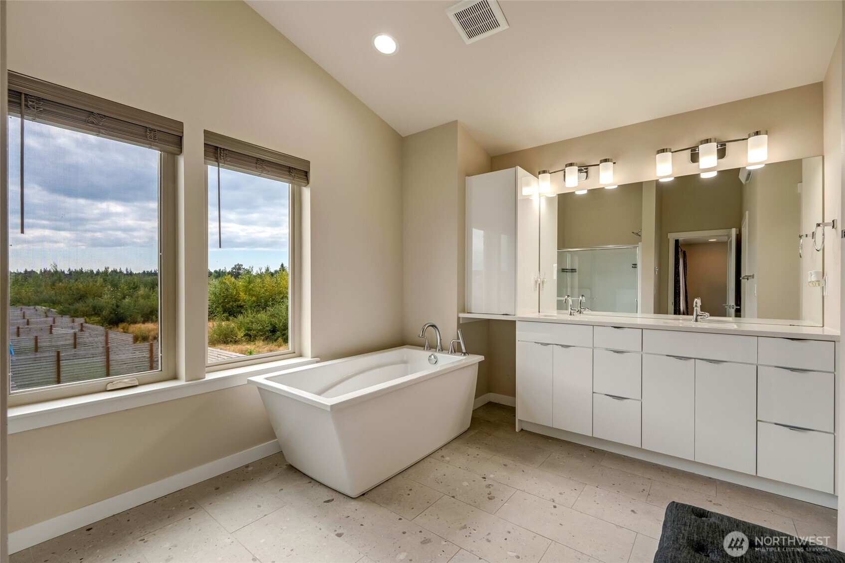 703 Northview Street Bellingham, WA 98226 - Photo 17 of 29