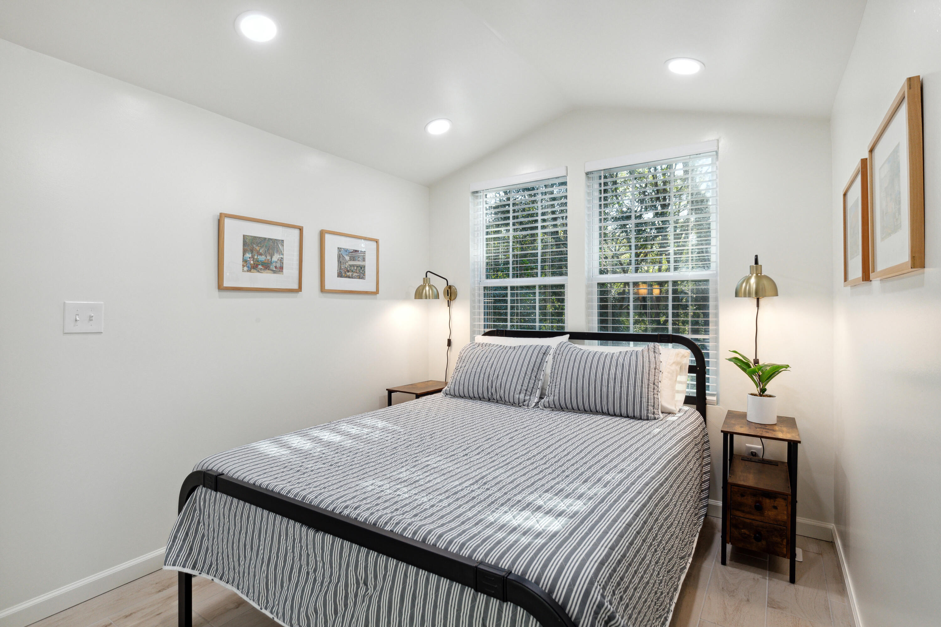 1717 Tower Battery Road Charleston, SC 29412 - Photo 18 of 25 1717TowerBatteryRd-KeenEyeMarketing-020