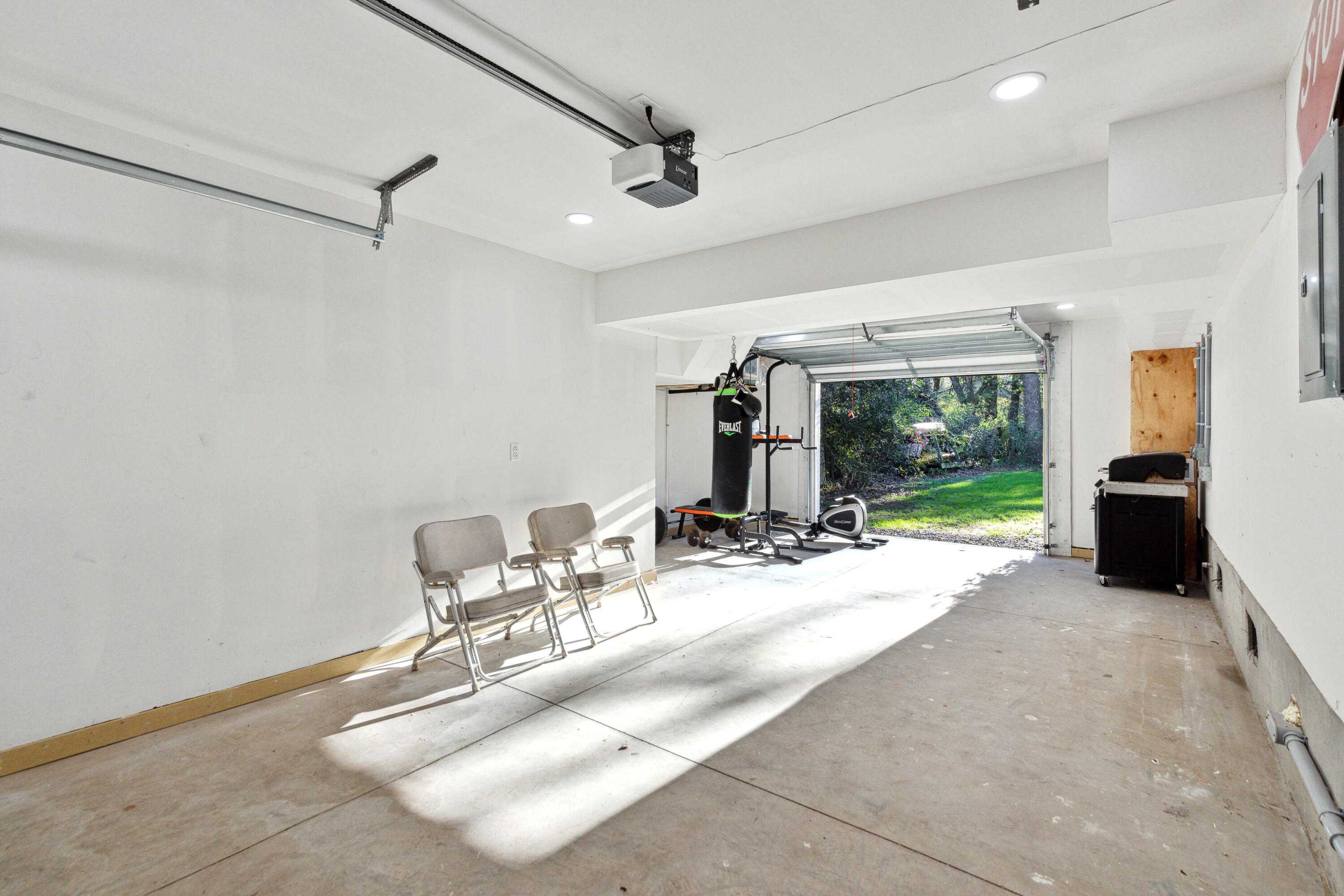 1717 Tower Battery Road Charleston, SC 29412 - Photo 23 of 25 1717TowerBatteryRd-KeenEyeMarketing-025