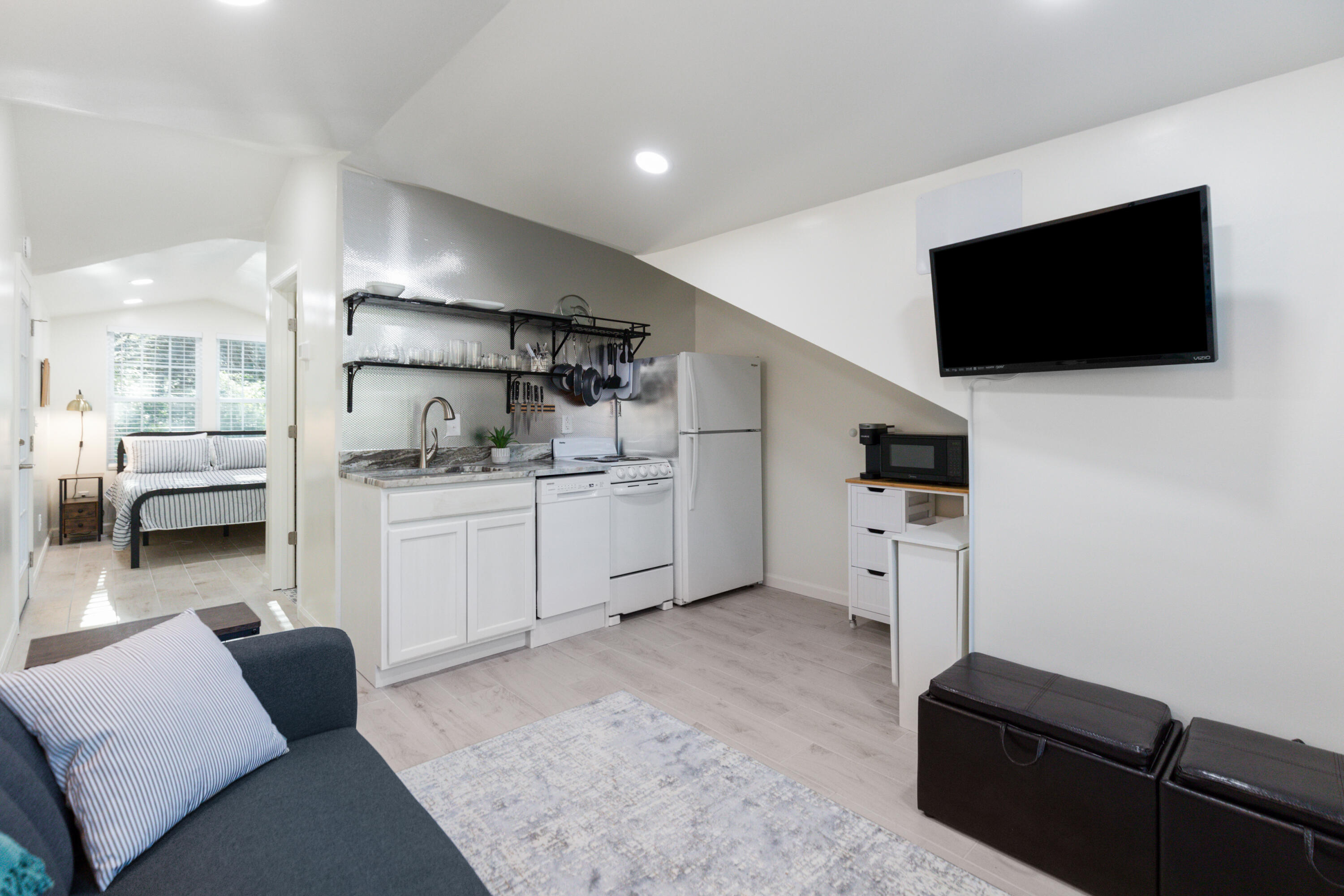 1717 Tower Battery Road Charleston, SC 29412 - Photo 8 of 25 1717TowerBatteryRd-KeenEyeMarketing-010