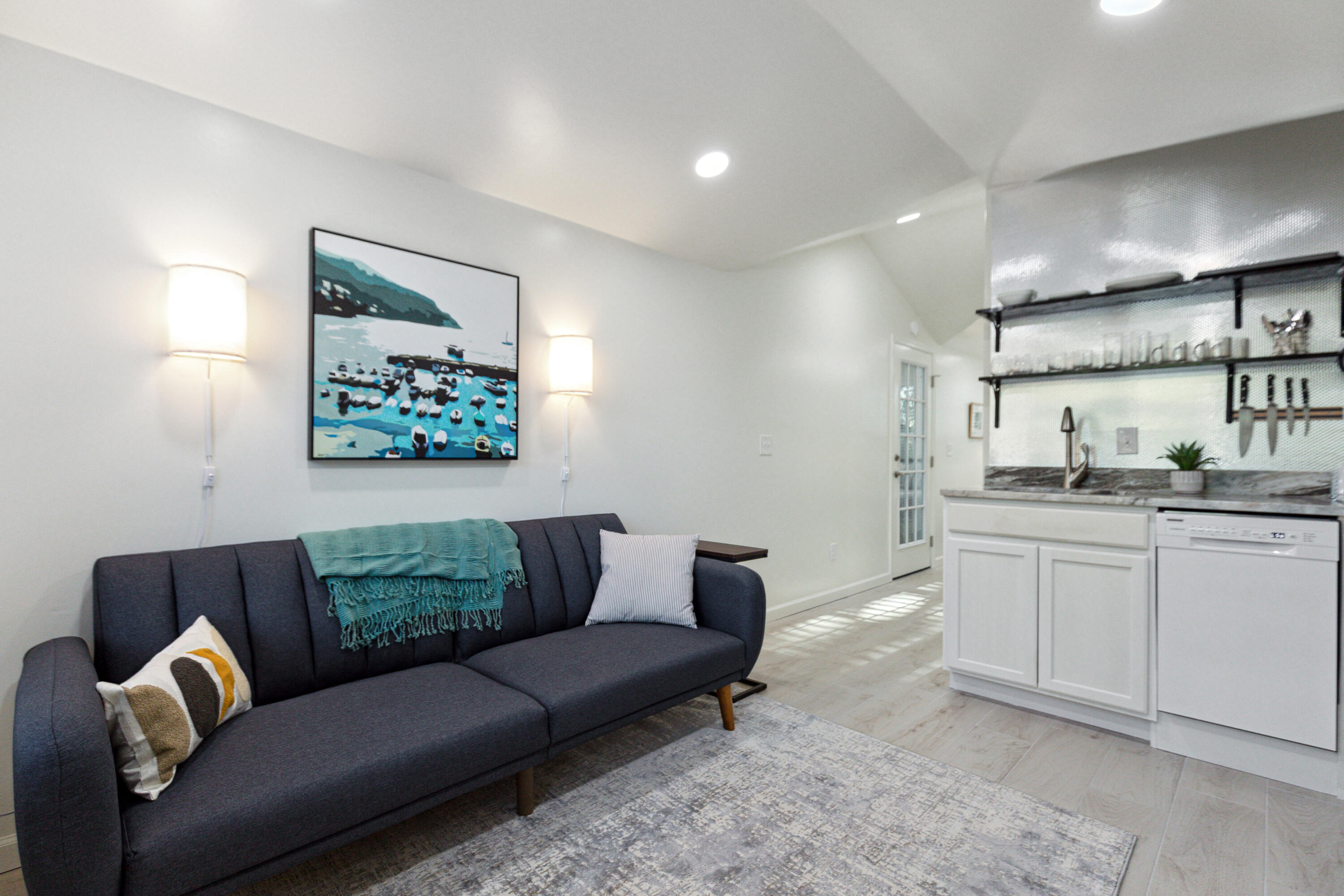 1717 Tower Battery Road Charleston, SC 29412 - Photo 9 of 25 1717TowerBatteryRd-KeenEyeMarketing-011