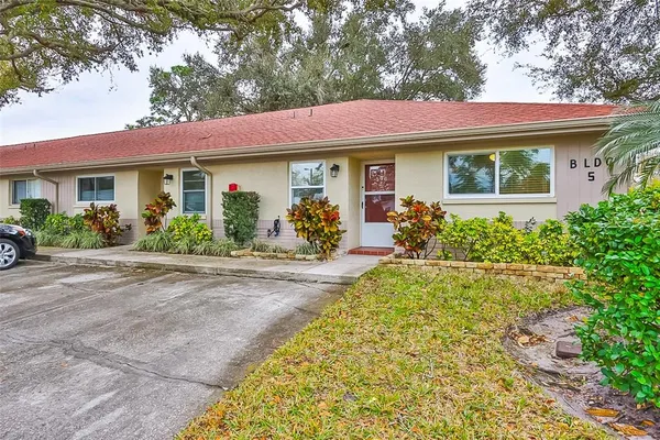 $205,000 | 2460 Northside Drive, Unit 506, Clearwater, FL 33761
