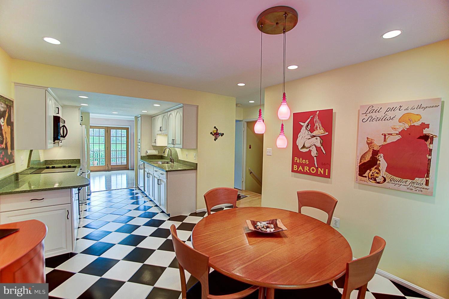 2155 Greenkeepers Court Reston, VA 20191 - Photo 3 of 29 Kitchen