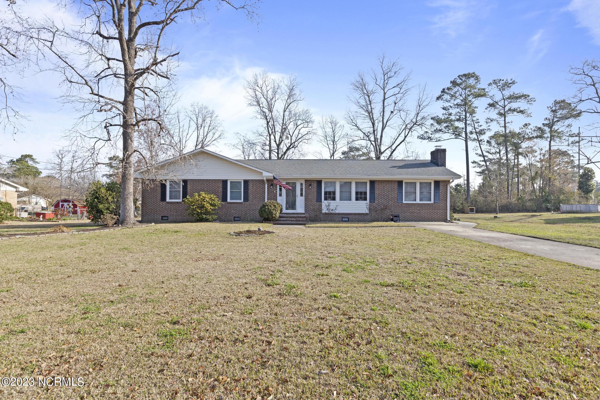 23 Edith Drive Jacksonville, NC 28540 - Photo 3 of 30 IMG_5571