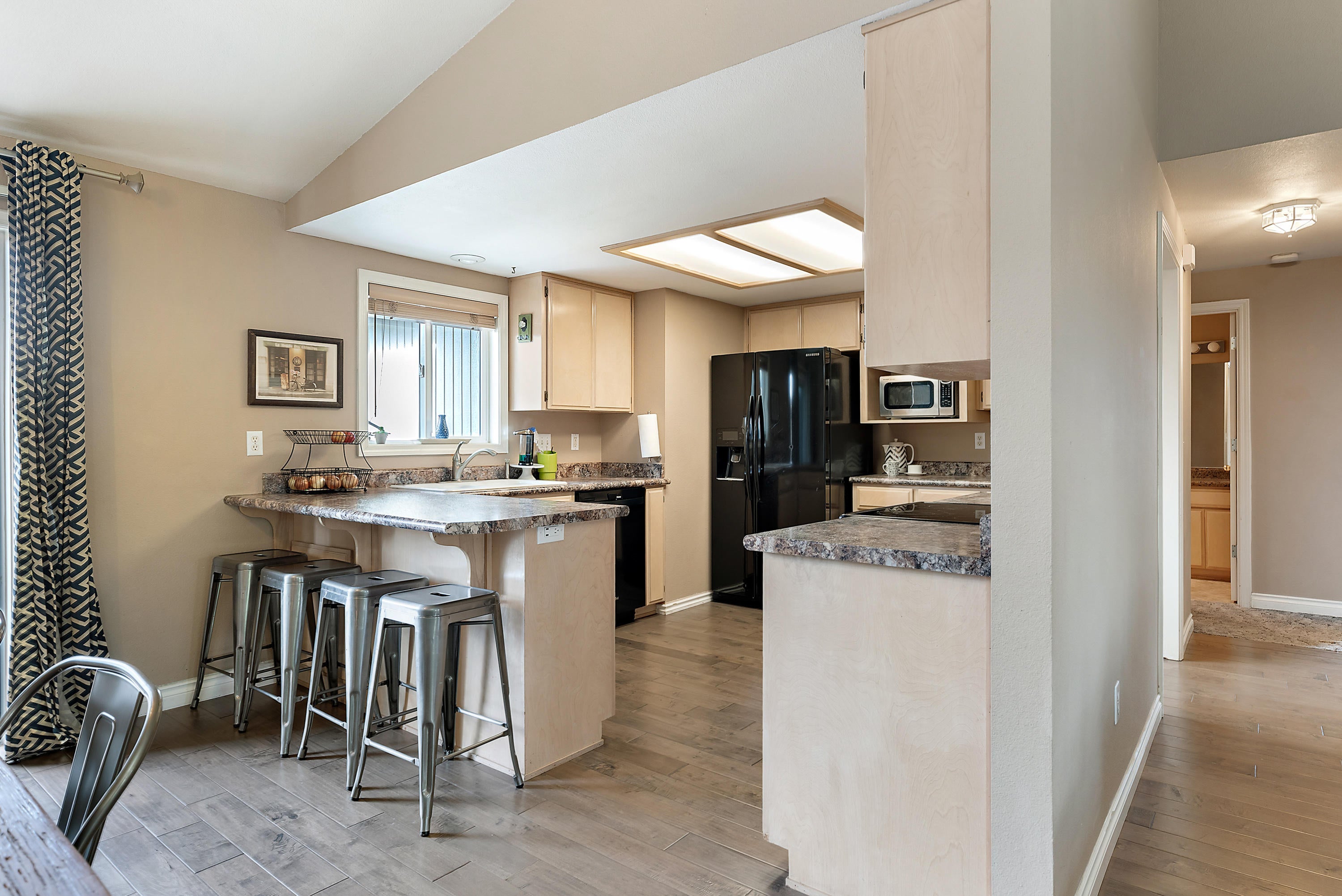 403 Mace Road Medford, OR 97501 - Photo 8 of 33 D