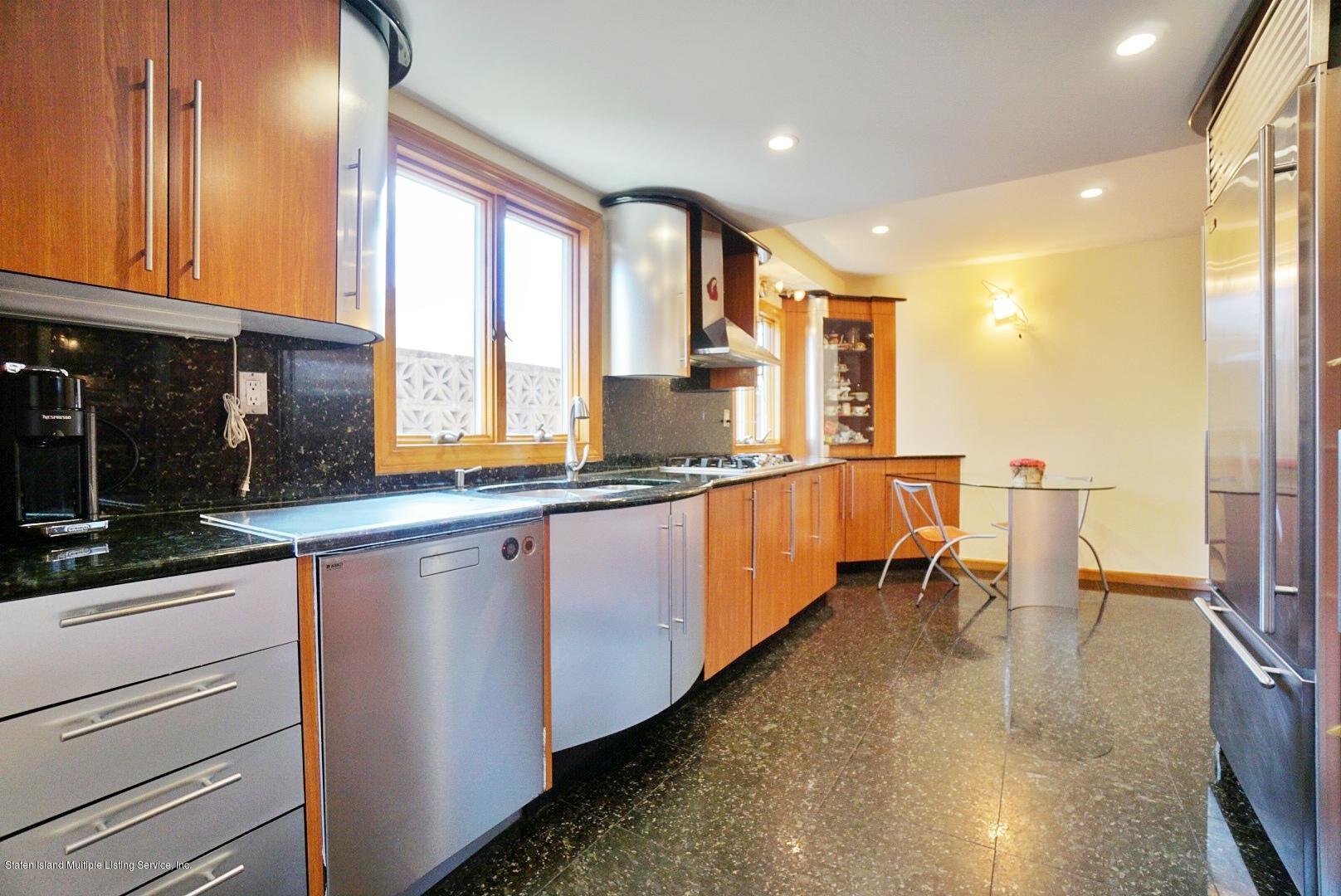 2223 Clove Road Staten Island, NY 10305 - Photo 13 of 46 (13) Kitchen