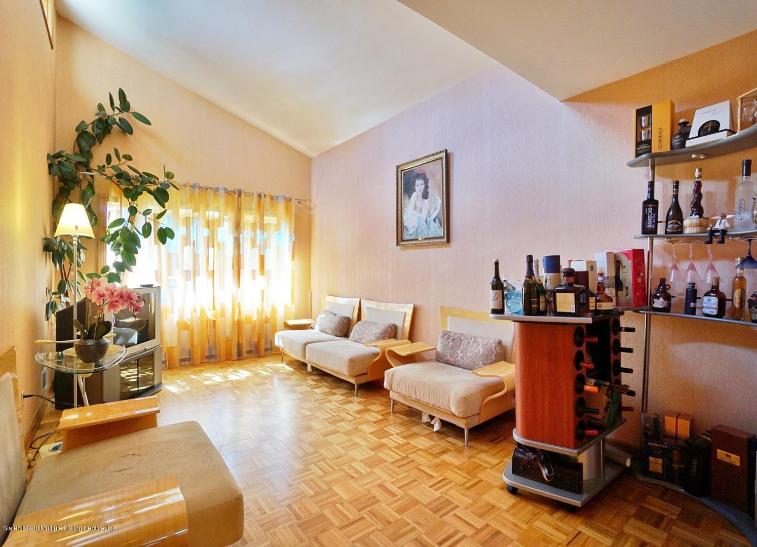 2223 Clove Road Staten Island, NY 10305 - Photo 18 of 46 (18) Family Room Main Level or 4th Bedr