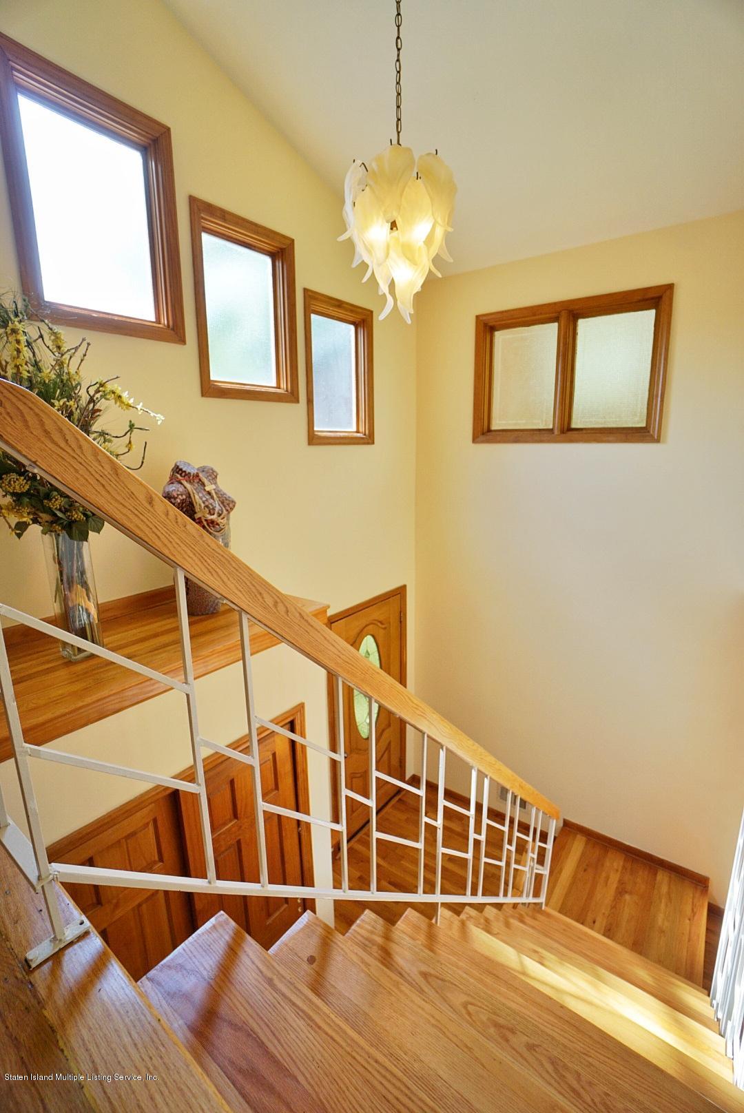 2223 Clove Road Staten Island, NY 10305 - Photo 4 of 46 (4) Upstairs Foyer View
