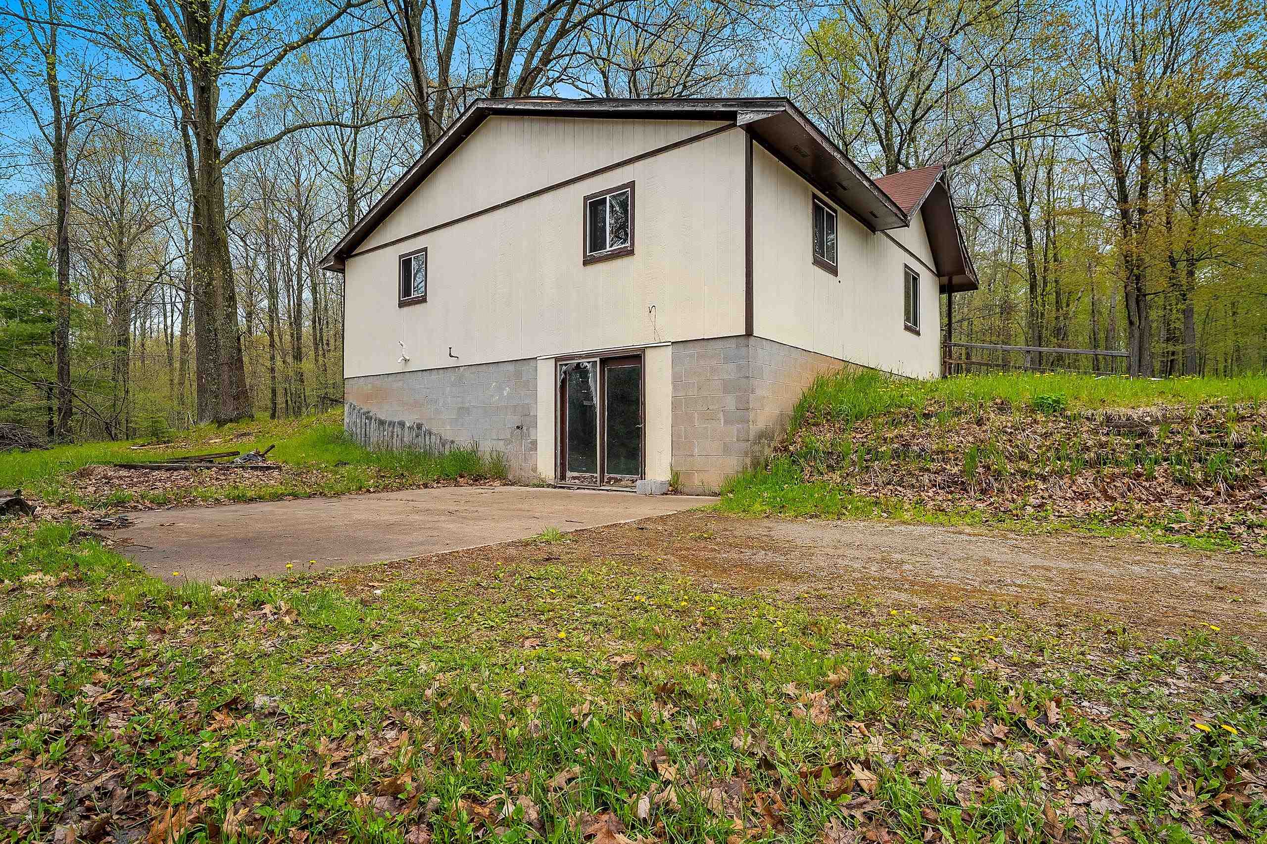 N9464 Sweetheart City Road Wausaukee, WI 54177 - Photo 2 of 24