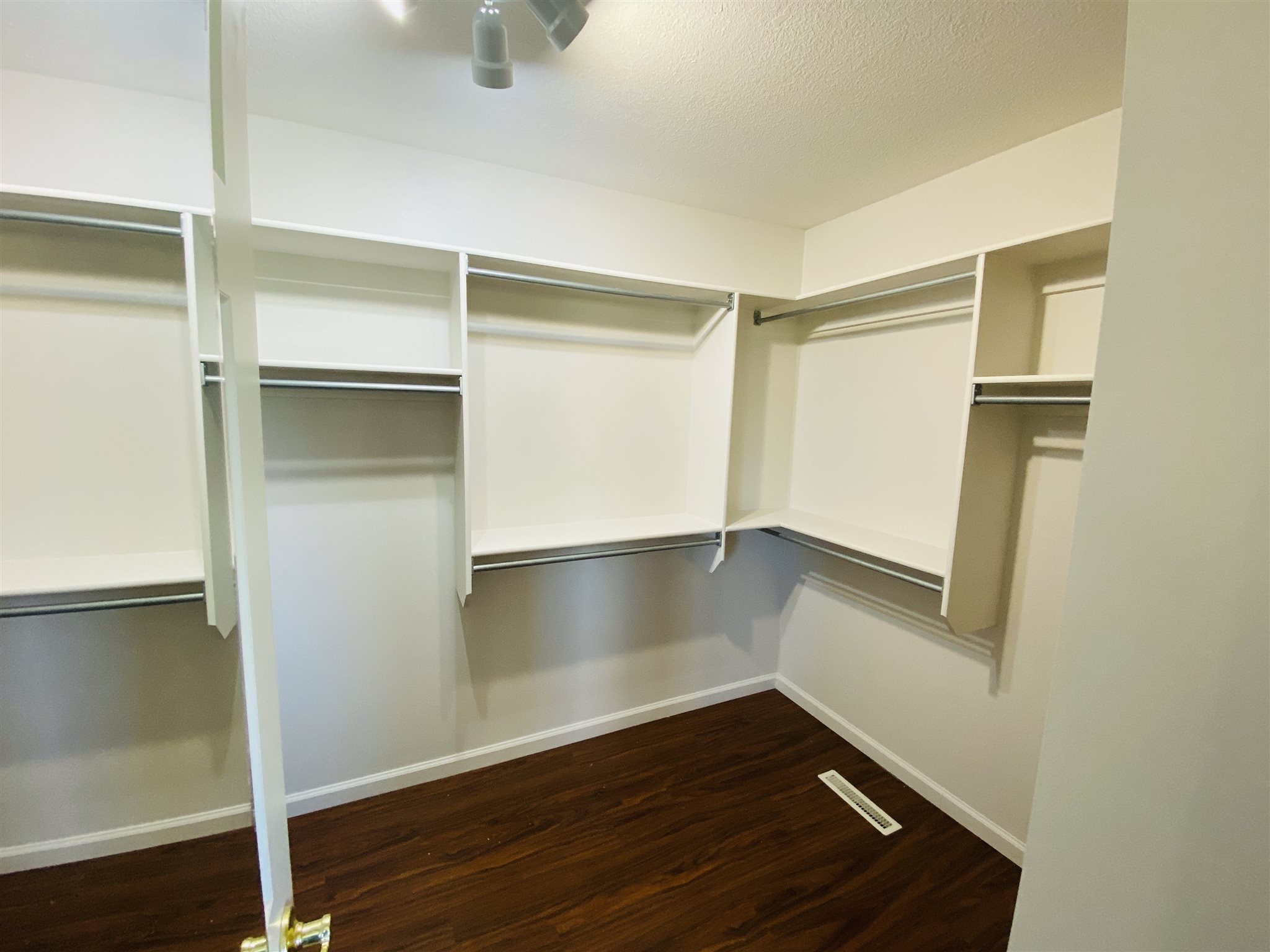 205 Hunters Ridge Auburn, IN 46706 - Photo 14 of 35 Gallery Image 14